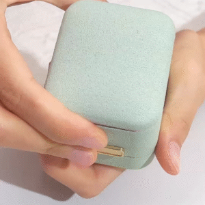 Aurora Geometry Round Lab Grown Diamond D VS1 Eternity 18K Yellow Gold Ring MSR-1667