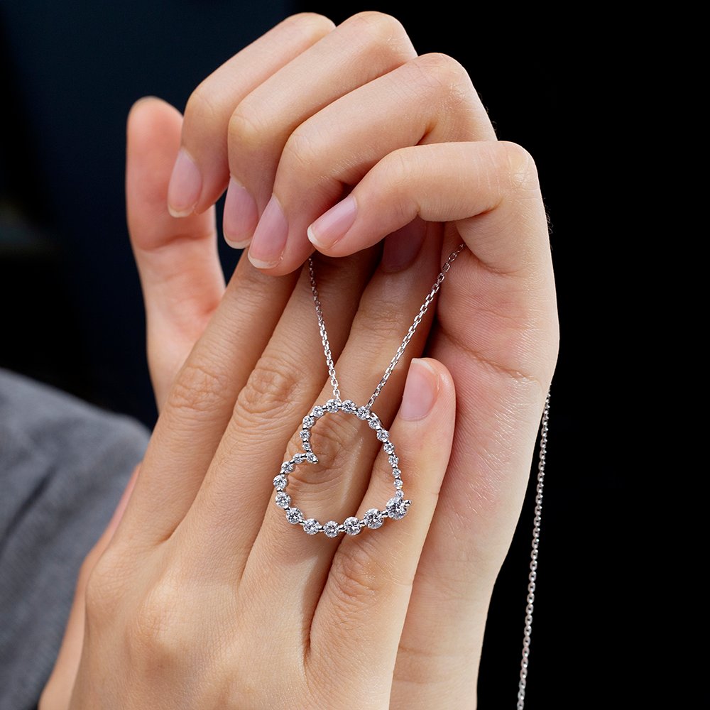 Aurora Geometry Round Shape Lab Grown Diamond E VVS2 14K White Gold Heart Pendant Necklace MSN-846