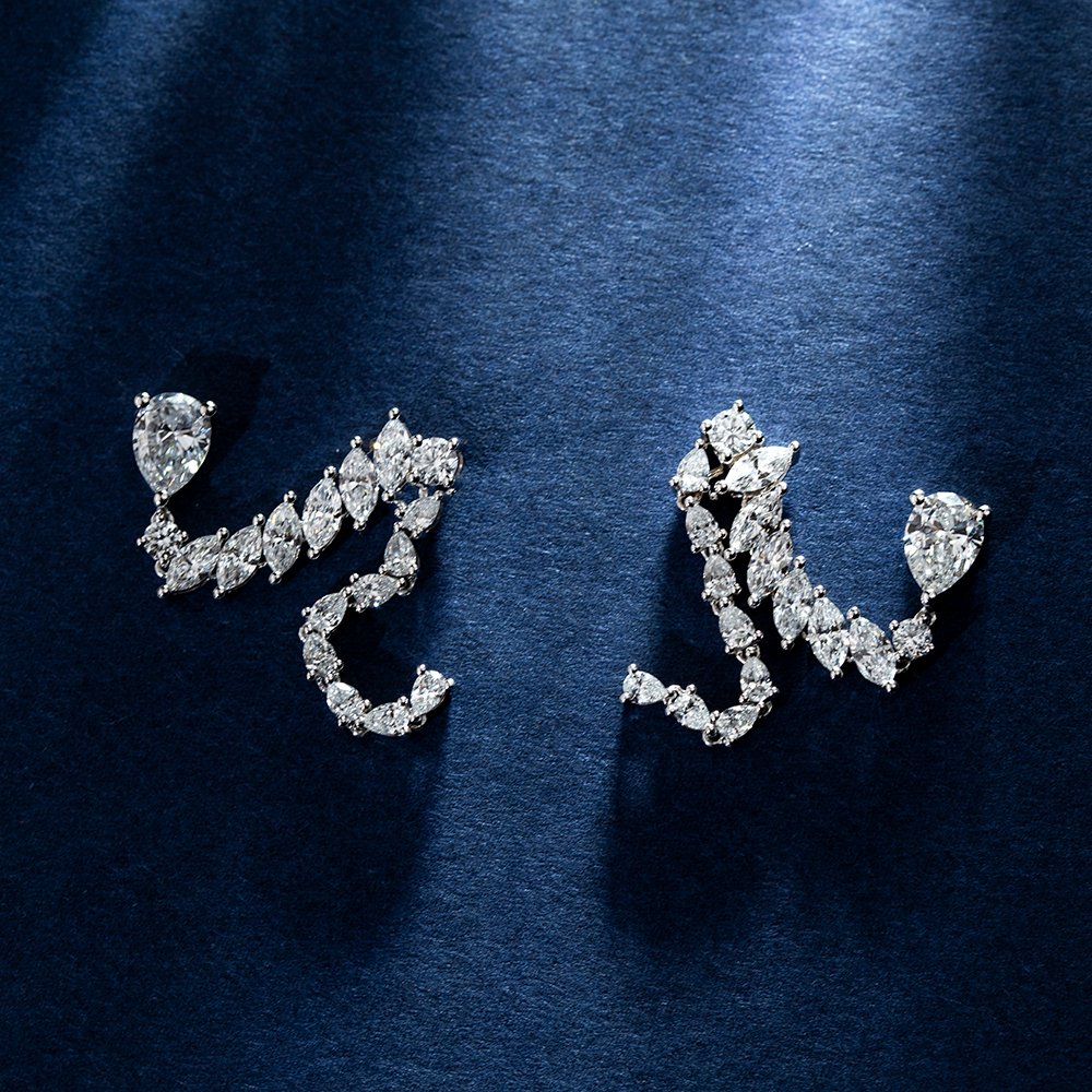 Aurora Geometry Pear Shape Lab Grown Diamond D VVS2 18K White Gold Drop Earrings MSE-784