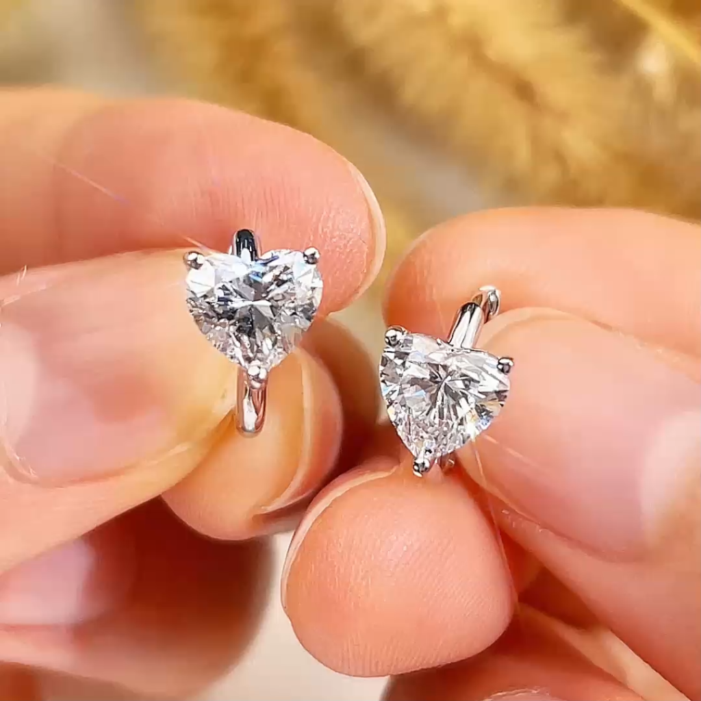 Aurora Geometry Heart Shape Lab Grown Diamond Total 2 Carats G VS1 Huggies 18K White Gold huggies Earrings MSE-778