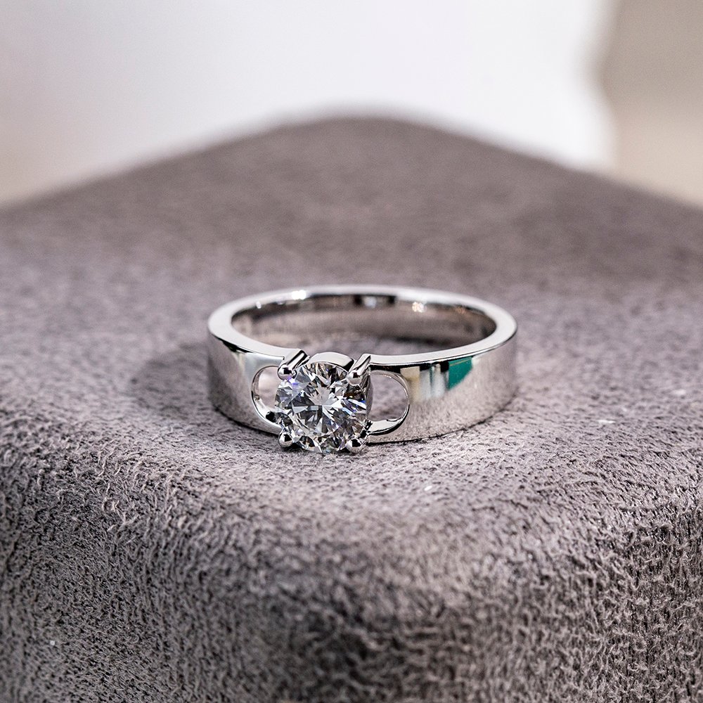 Aurora Geometry Round Cut Lab Grown Diamond 1CT Solitaire D VS1 18K White Gold Ring MSR-1678