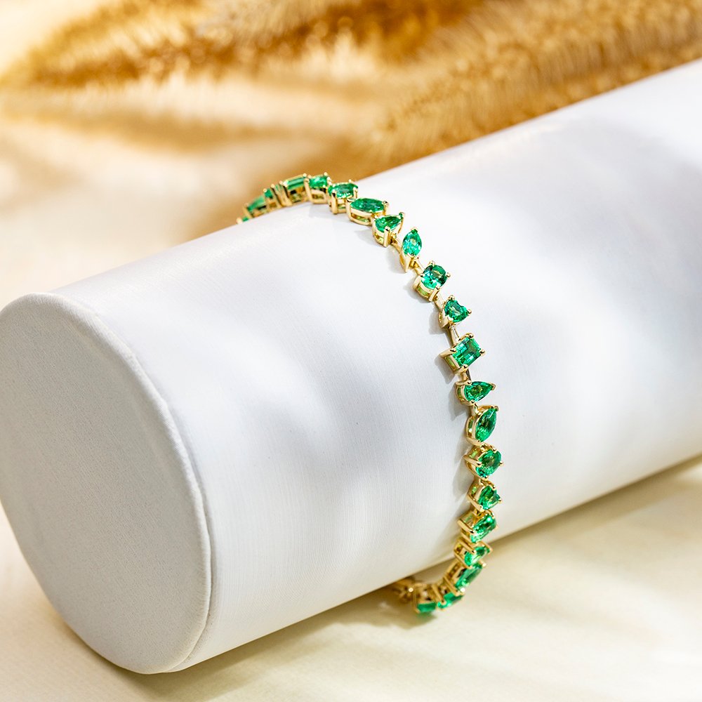 Aurora Geometry Fancy Shape Lab Emerald 18K Gold 170mm Bracelet MSB-625