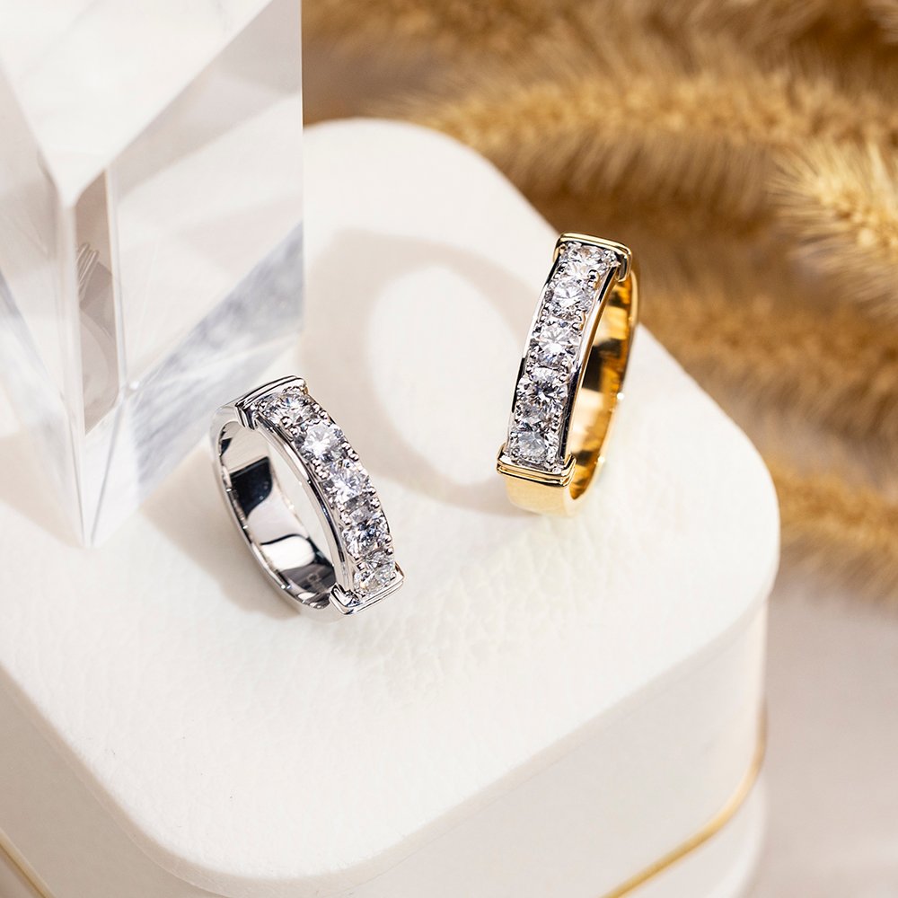 Aurora Geometry Round Cut Lab Grown Diamond Half Eternity D VVS 18K Yellow Gold Ring MSR-1682