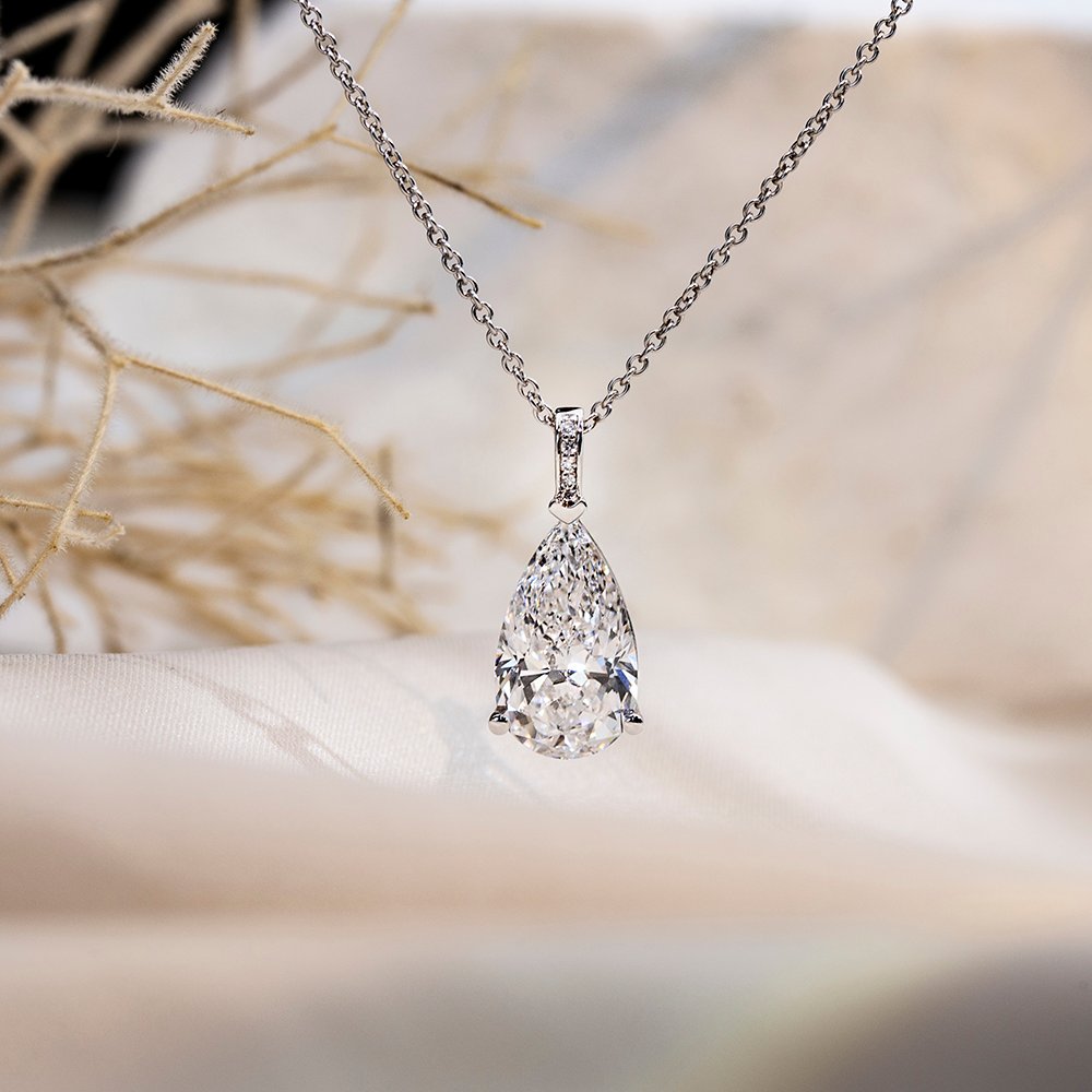 Aurora Geometry Pear Shape Lab Grown Diamond F VVS1 3.33CT 18K White Gold Pendant Necklace MSN-847