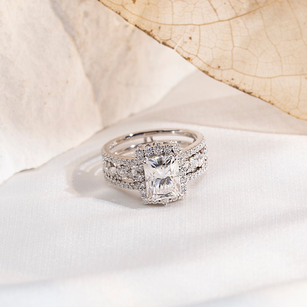 Aurora Geometry Radiant Cut Lab Grown Diamond 2.8CT F VVS2 PT950 Ring Set MSR-1692