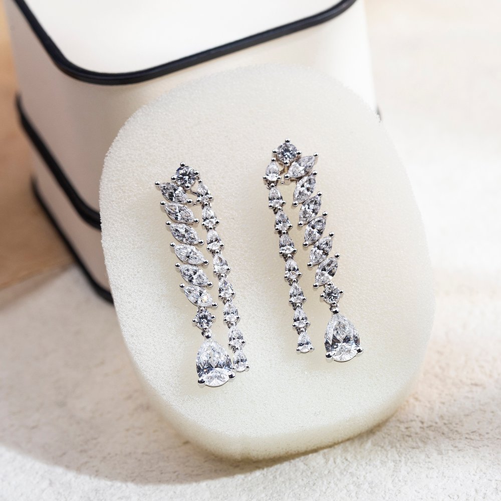 Aurora Geometry Pear Shape Lab Grown Diamond D VVS2 18K White Gold Drop Earrings MSE-784