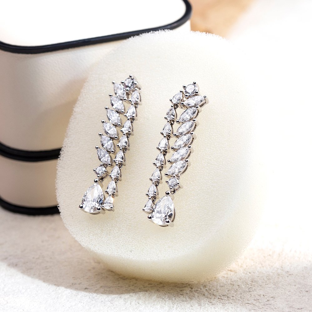 Aurora Geometry Pear Shape Lab Grown Diamond D VVS2 18K White Gold Drop Earrings MSE-784