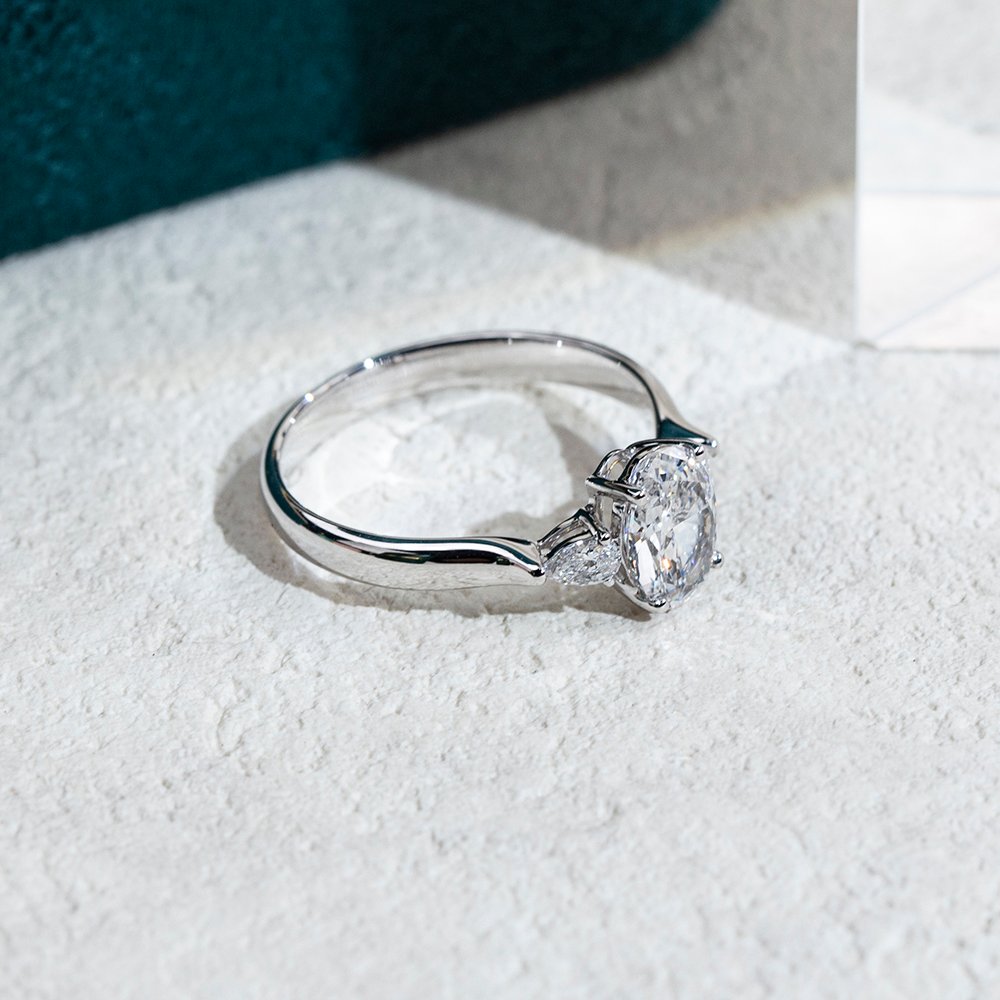 Aurora Geometry Oval Cut Lab Grown Diamond 1.5CT D VS1 Three Stones 18K White Gold Ring MSR-1697