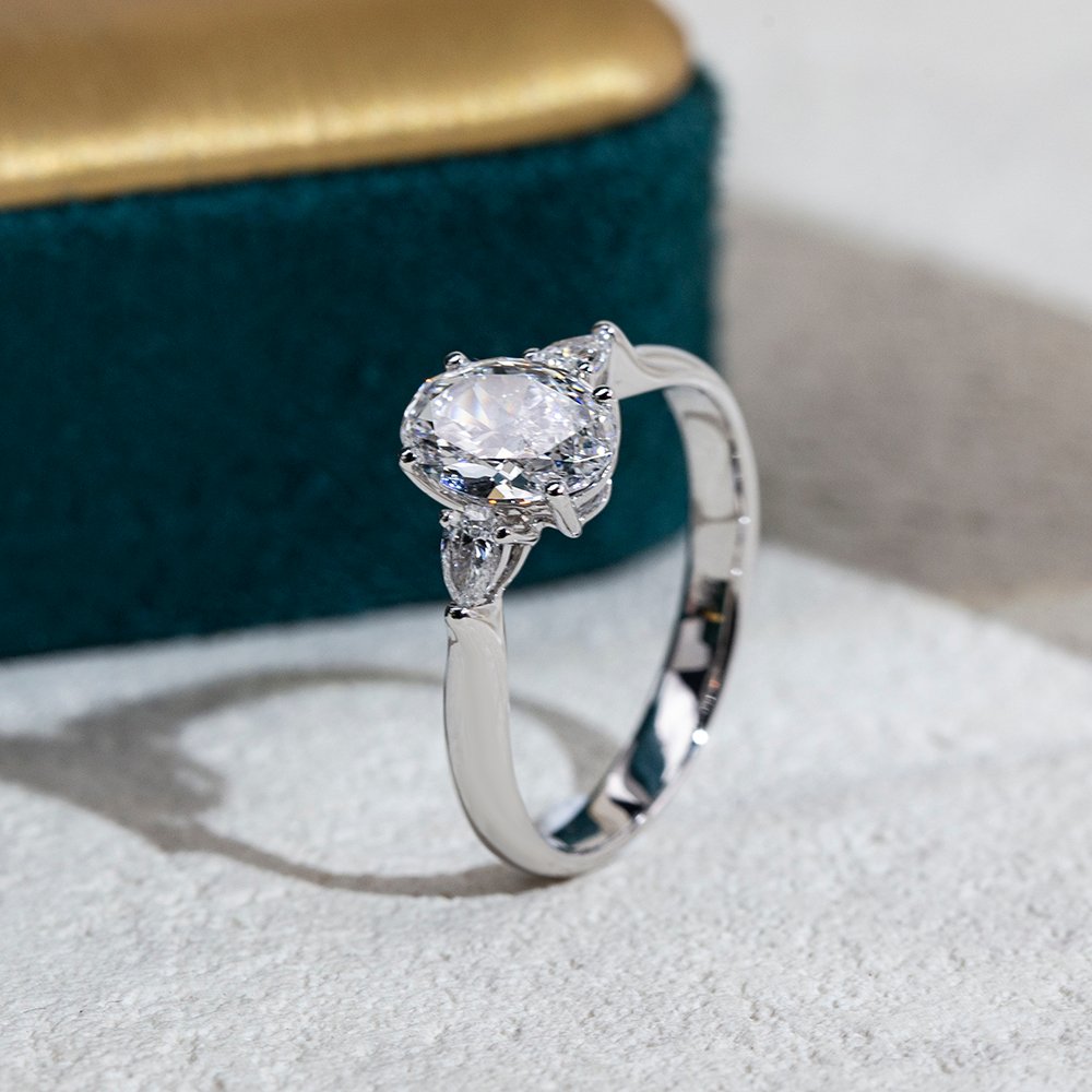 Aurora Geometry Oval Cut Lab Grown Diamond 1.5CT D VS1 Three Stones 18K White Gold Ring MSR-1697