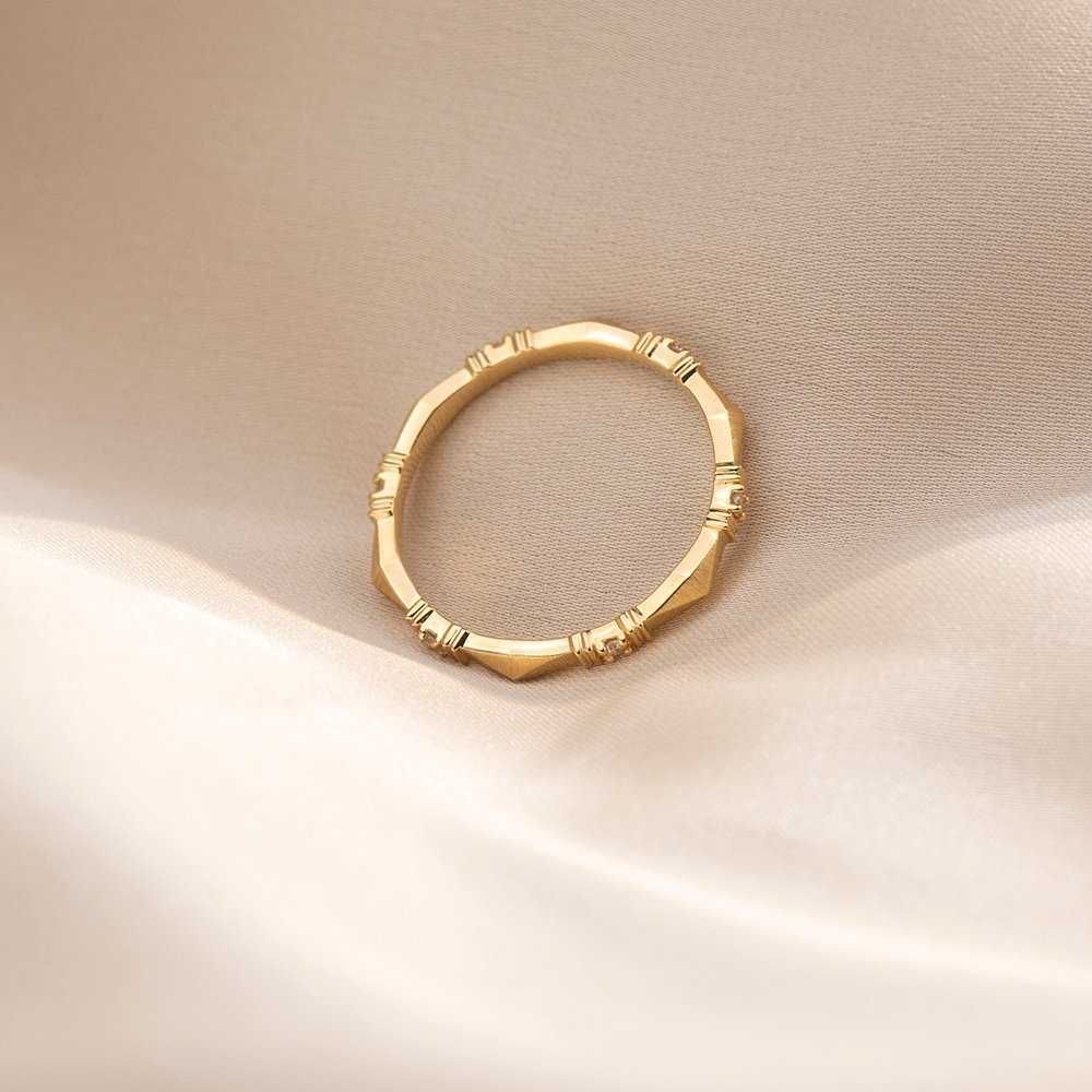 Aurora Geometry Round Lab Grown Diamond D VS1 Eternity 18K Yellow Gold Ring MSR-1667