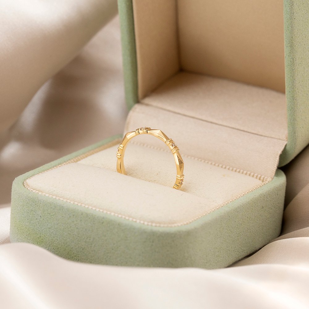 Aurora Geometry Round Lab Grown Diamond D VS1 Eternity 18K Yellow Gold Ring MSR-1667