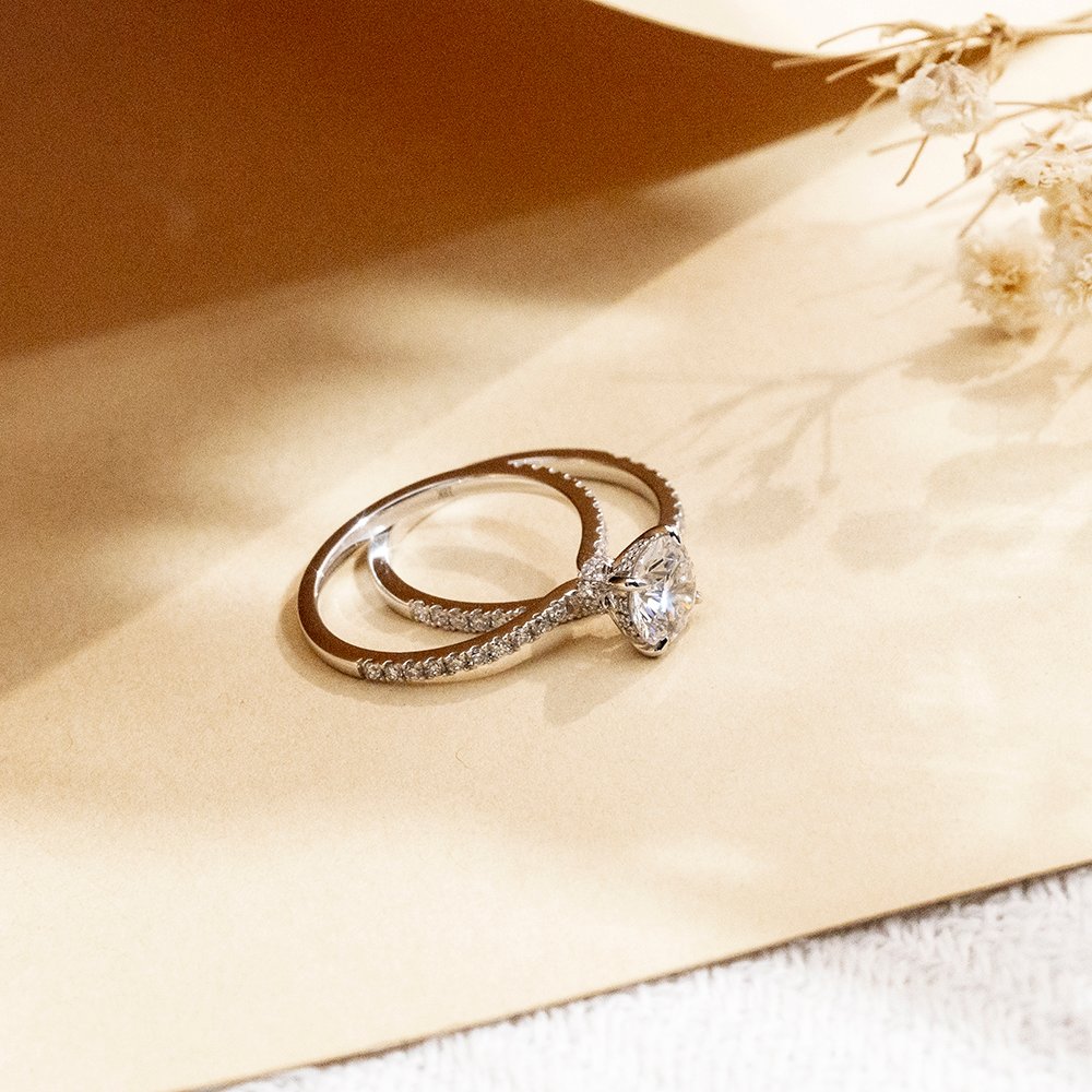 Aurora Geometry Round Cut Lab Grown Diamond 1.3CT Solitaire D VVS1 PT950 Ring Set MSR-1172