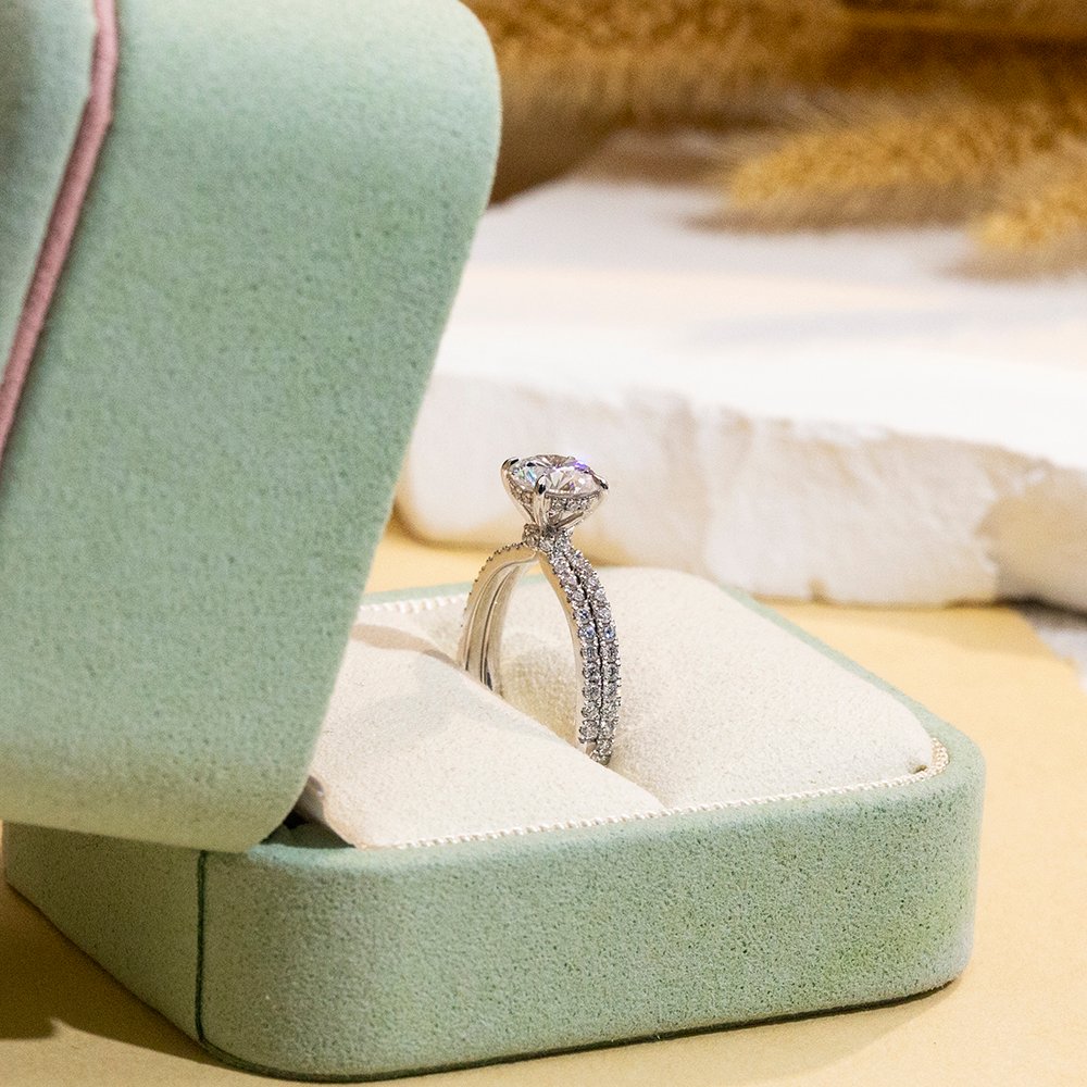 Aurora Geometry Round Cut Lab Grown Diamond 1.3CT Solitaire D VVS1 PT950 Ring Set MSR-1172