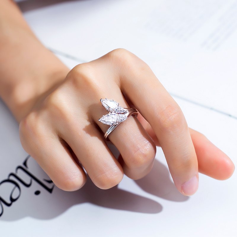 Aurora Geometry Pear Lab Grown Diamond 1.1CT 1.21CT Two Stones 18K White Gold Ring MSR-1517