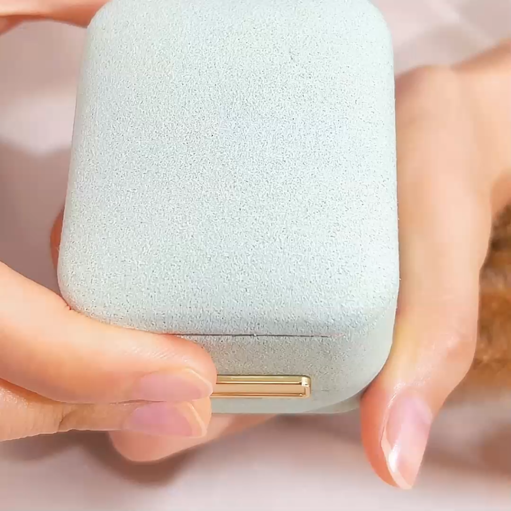 Aurora Geometry Cushion Cut Lab Grown Diamond 1.5CT Solitaire D VVS2 18K Yellow Gold Ring MSR-1699